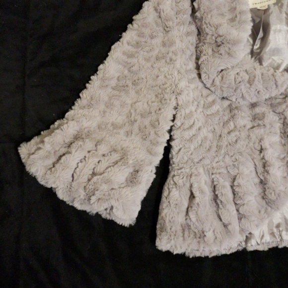 ❄FOREVER TWENTY ONE▪FUR JACKET❄ - Picture 4 of 4